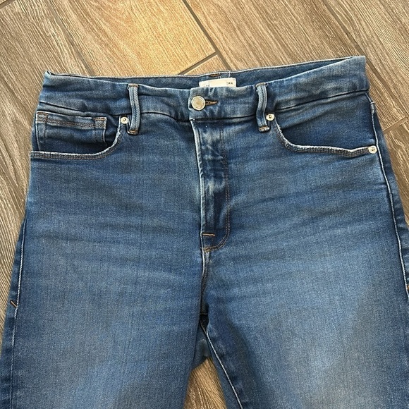 EUC Good American Good Legs High Rise Crop Distressed Size 12/31 style GLCNF73IT - Picture 3 of 10